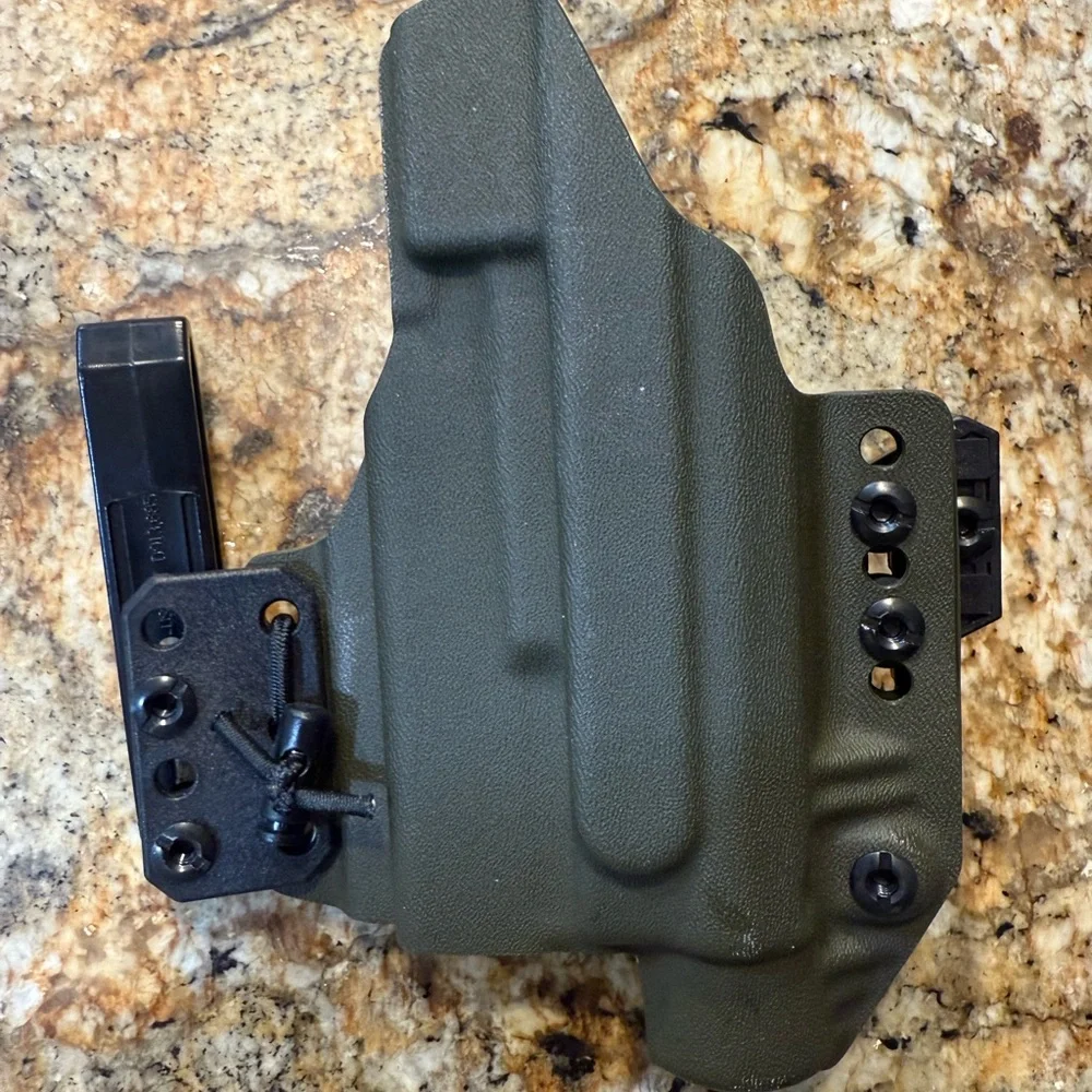 Tier One XIPHOS Elite Olive Green Tactical Holster -Glock 17 with TLR1 light